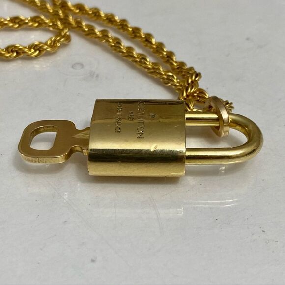 LOUIS VUITTON Lock and key 🔐 on Gold Tone Necklace #322 - Picture 10 of 13